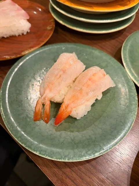 카이텐 스시 카이코우의 꼬리가 달린 생새우 초밥
