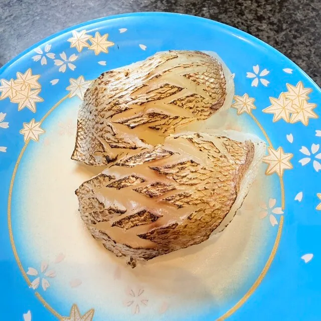 카이텐스시 사카에 한큐 히가시도오리점의 칼집을 내고 표면을 구운 생선 초밥