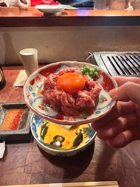 야키니쿠야 KEIZO의 노른자를 올린 잘게 썬 생고기