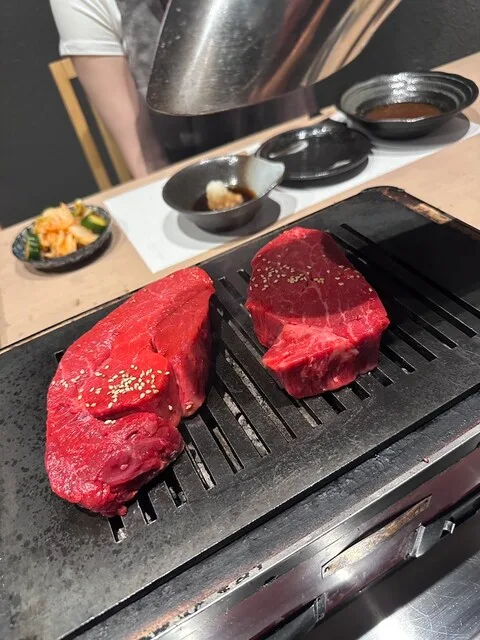 나라키미야 벳테이 자쿠로의 불판 위에 올린 두툼한 샤토브리앙